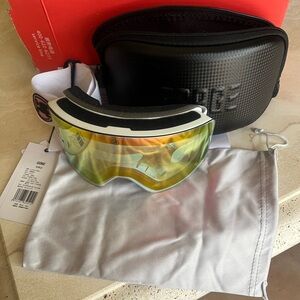 Brand New: Lecage Ski Goggles